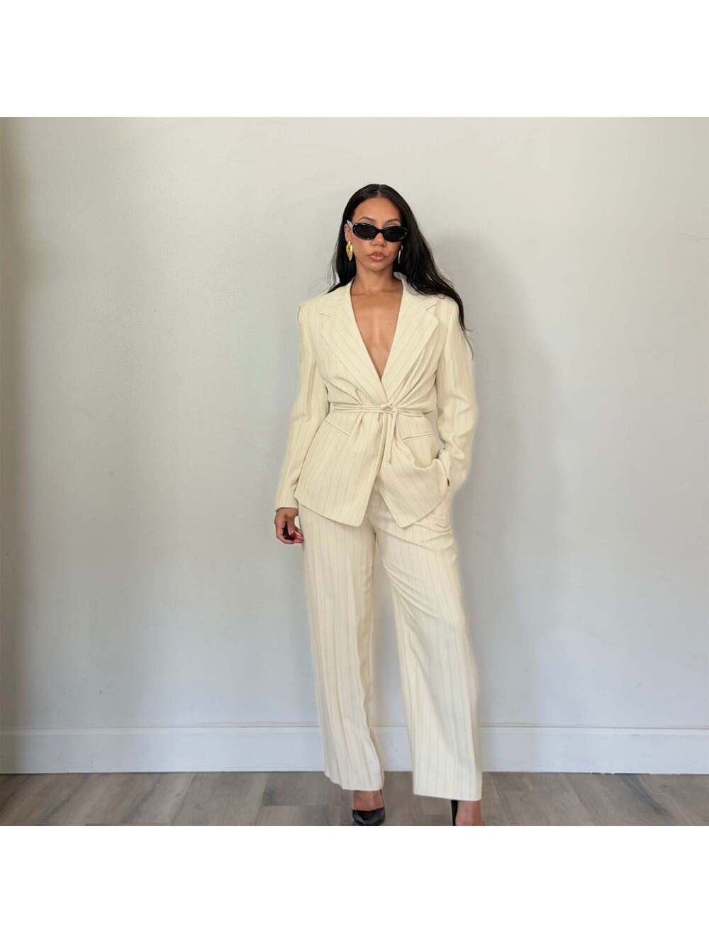 Escada - Picture 3 of 9